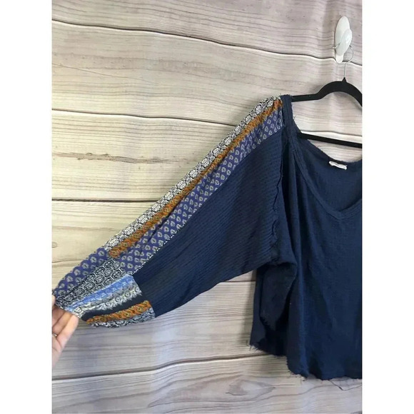 Hummingbird Navy Boho Cottagecore Knit Stretchy Top Sz M Casual Festival - Picture 3 of 6